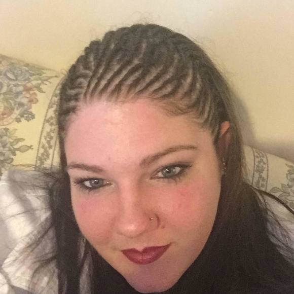 Meet your Posher, April - Picture 1 of 1